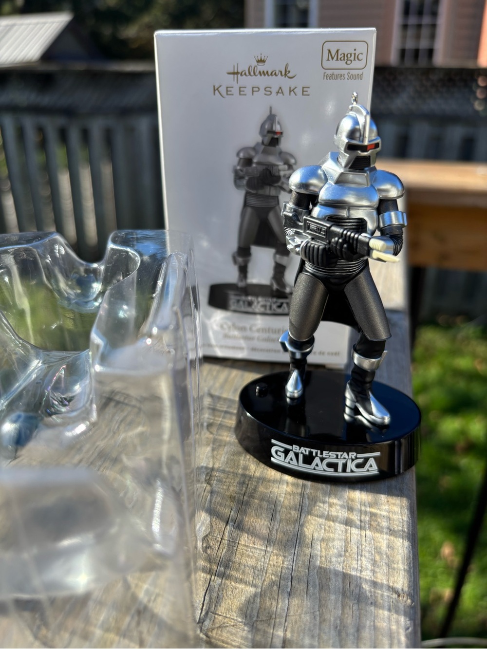 2011 Hallmark Keepsake Battlestar Galactica Cylon Centurion Magic Ornament